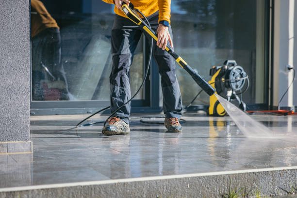 Best Animal Enclosure Cleaning  in Fort Dick, CA